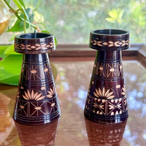 Vintage Hand-Carved Indian Wood Candle Holders – Pair with Floral Inlay Design - Picture 3 of 11